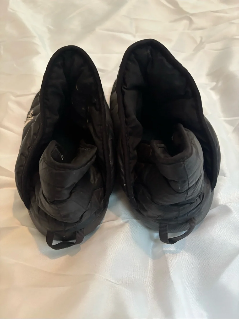 The North Face women’s Quilted Slip-On thermoball - Black